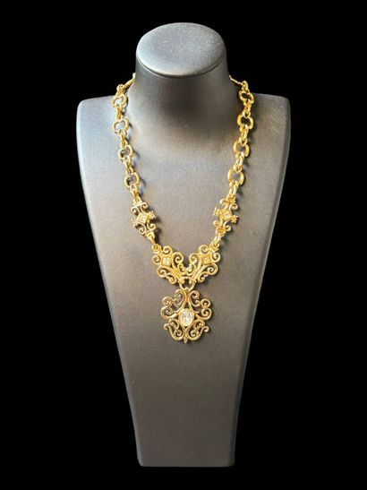 YVES SAINT LAURENT
Gilded metal necklace...
