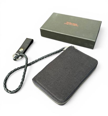 Yohji YAMAMOTO 
Men's drawstring wallet with...