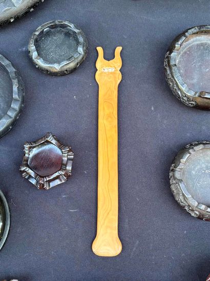 Lot including various bases and supports...