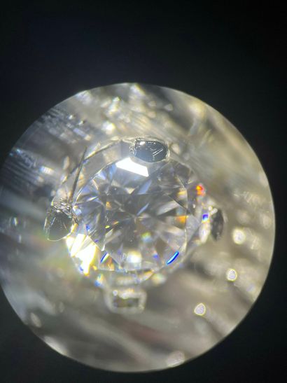 Brooch in 750 °/°° (18 k) white gold with...