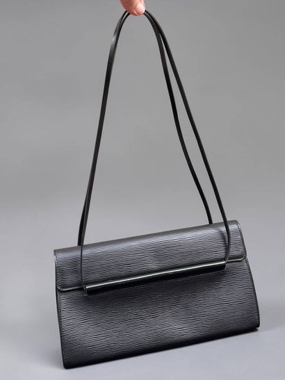 Louis VUITTON
Shoulder bag 