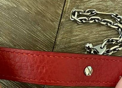 HERMÈS 
Courchevel leather glove key ring...