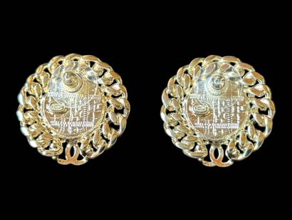 CHANEL
Pair of spherical earrings in silver-plated...