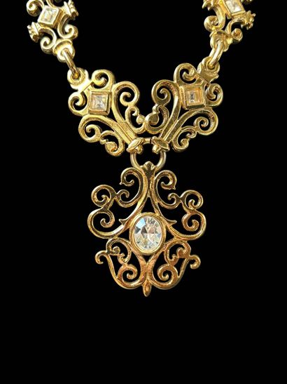 YVES SAINT LAURENT
Gilded metal necklace...