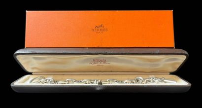 HERMÈS, in the style of
Bracelet similar...