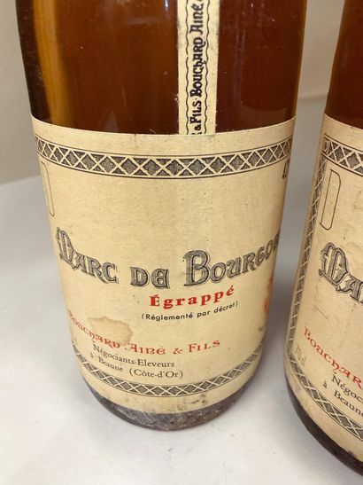 Lot of 11 Bottles of various wines and spirits...