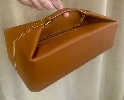 HERMÈS 
Poche Cloche