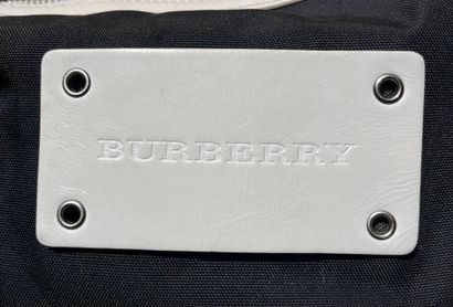 BURBERRY
Black fabric and white leather bag
L...