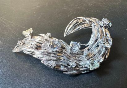 Brooch in 750 °/°° (18 k) white gold with...