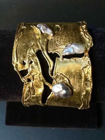 Free-form rigid cuff bracelet in 750°/°°...