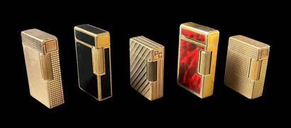 S.T. DUPONT
Set of 5 lighters, including...