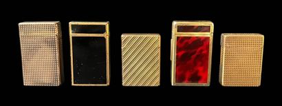 S.T. DUPONT
Set of 5 lighters, including...