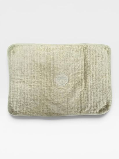 HERMÈS
Set of 3 terry cloth pieces including...