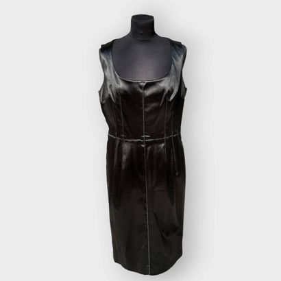 DOLCE & GABBANA
Black satin dress 
T 42 ...