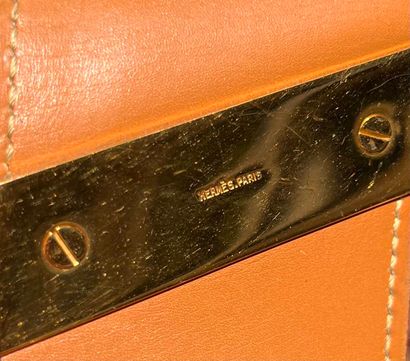 HERMÈS
Gold leather belt, belt buckle H slanted
1998...