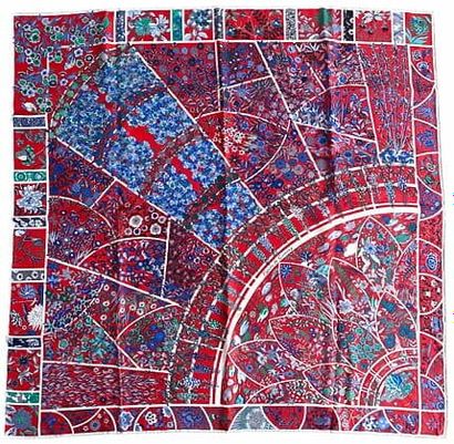 HERMÈS 
Square in printed silk twill
