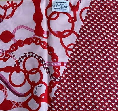 HERMÈS 
Scarf / Maxi Twilly Reversible Petit...