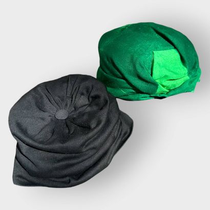 BALENCIAGA
Set of two hats