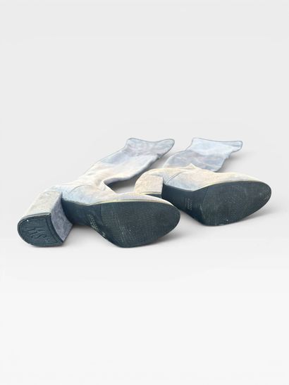 Stuart WEITZMAN 
Two pairs of thigh-high...