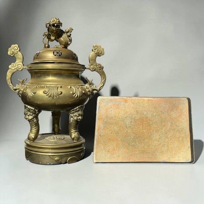 Tripod perfume burner in gilded metal alloy,...