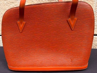 Louis VUITTON
Shoulder bag 