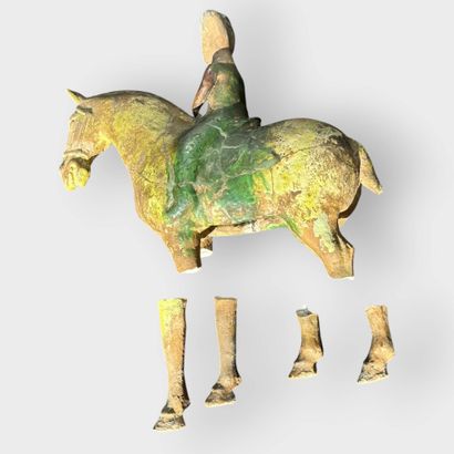 China, Tang style
Mingqi in terracotta with...