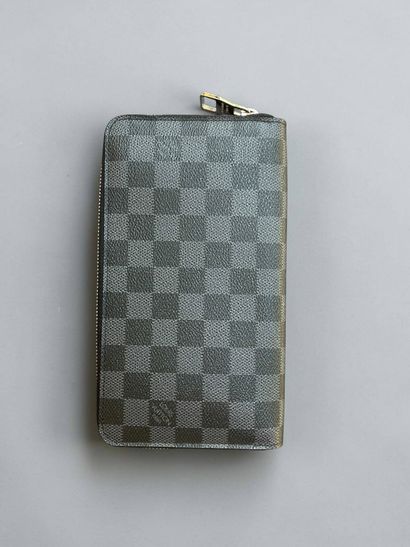 Louis VUITTON
Horizontal ZIPPY wallet in...
