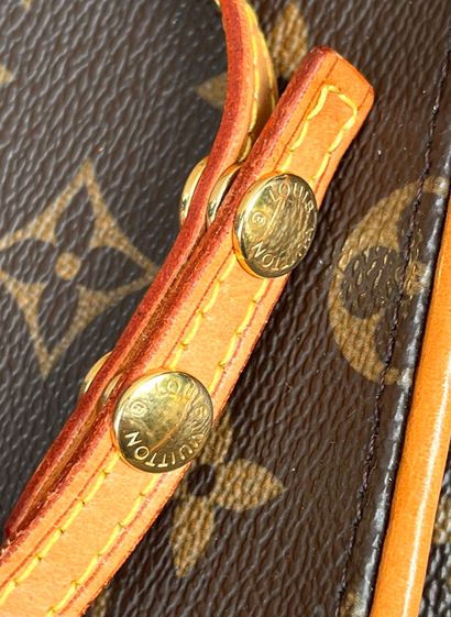 Louis VUITTON
Twin