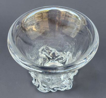 DAUM
Conical blown glass vase 
Signed
H :...