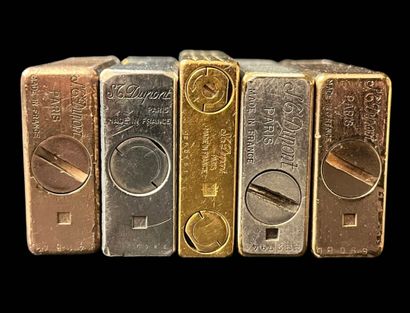 S.T. DUPONT
Set of 5 lighters including 2...