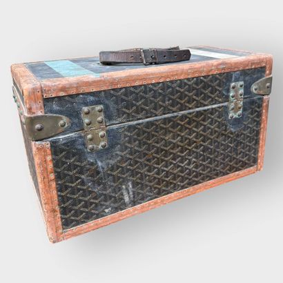 GOYARD
Vanity case in coated canvas with...