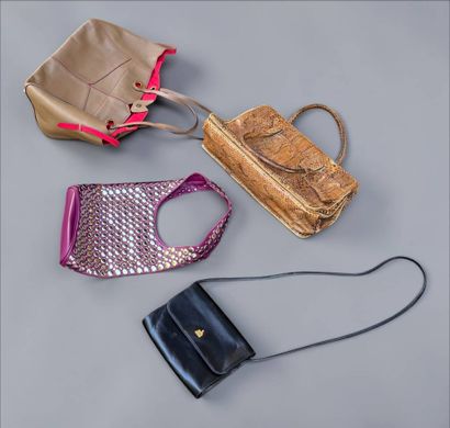 Set of 4 bags including : 
-DOTTHZ Bridget...