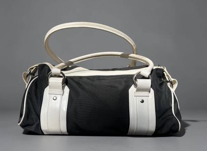BURBERRY
Black fabric and white leather bag
L...