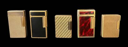 S.T. DUPONT
Set of 5 lighters, including...