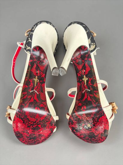 Lot including : 
-Zadig et Voltaire: pair...
