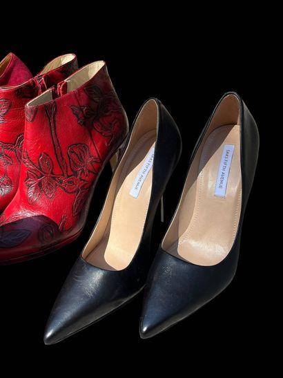 Lot including: 
- John GALLIANO Pair of ankle...