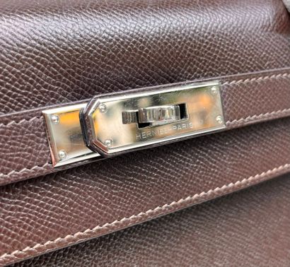 HERMÈS
Rigid Kelly model handbag in chocolate...