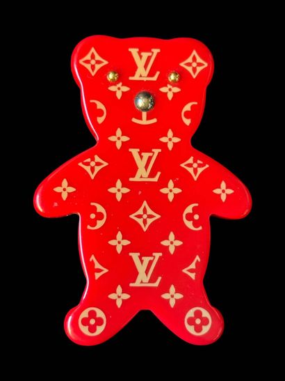 Louis VUITTON
Teddy Bear