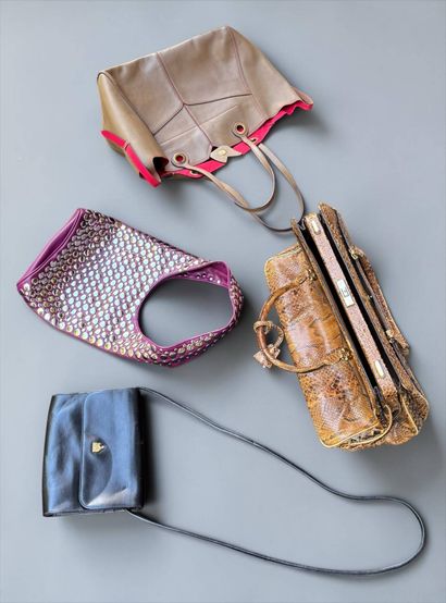 Set of 4 bags including : 
-DOTTHZ Bridget...