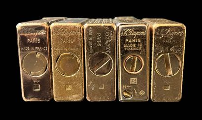 S.T. DUPONT
Set of 5 lighters, including...