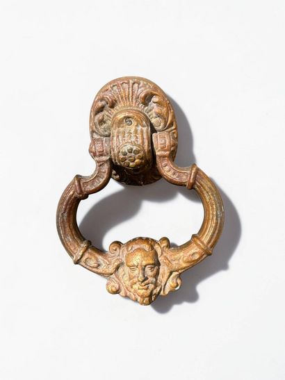 Bronze door knocker 
19th century
L : 15...