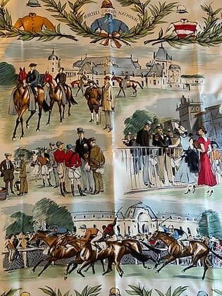 HERMÈS 
Square in printed silk twill
Limited...