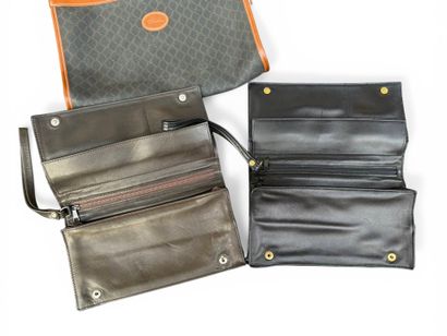 LONGCHAMP
Two handbags and a toiletry bag...
