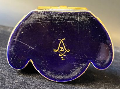 Small painted earthenware jewelry box decorated...
