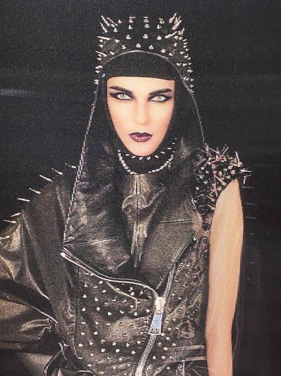 Cécile PLAISANCE (1968)
Gothic woman - 2018
Impression...