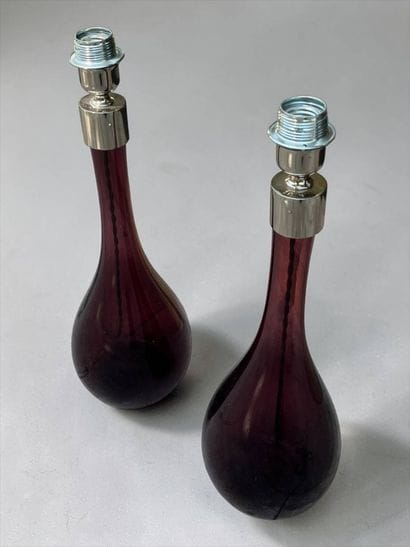 MURANO
Paire de lampes en verre violet
H...