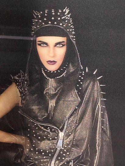 Cécile PLAISANCE (1968)
Gothic woman - 2018
Impression...