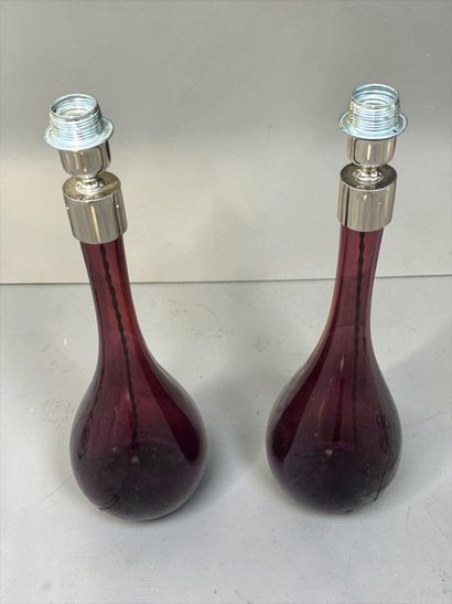 MURANO
Paire de lampes en verre violet
H...