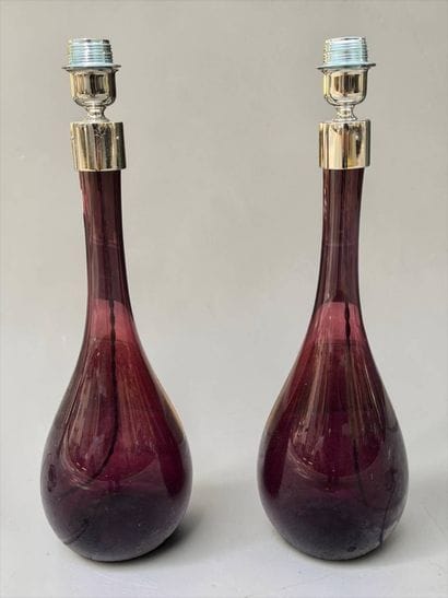 MURANO
Paire de lampes en verre violet
H...