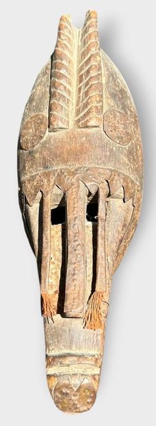 AFRICA, GABON - ADOUMA
Carved wooden and...